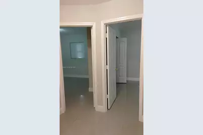 525 NW 15th Ter, Fort Lauderdale, FL 33311 - Photo 8