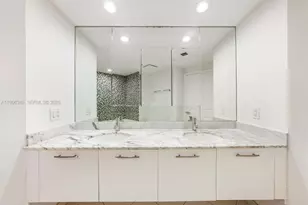 500 Brickell Ave, Miami, FL 33131 - Photo 14