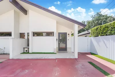 1634 SW 19th Ter #1634, Miami, FL 33145 - Photo 1
