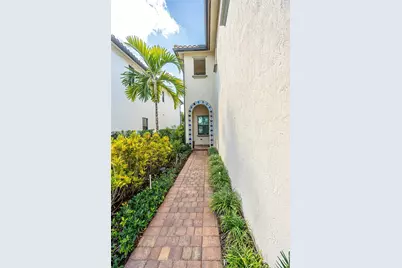 11824 SW 13th Ct, Pembroke Pines, FL 33025 - Photo 14