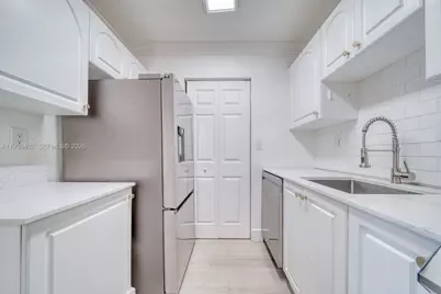 10795 SW 108th Ave #304, Miami, FL 33176 - Photo 8