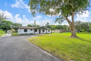 14230 SW 14th St, Davie, FL 33325 - Photo 1