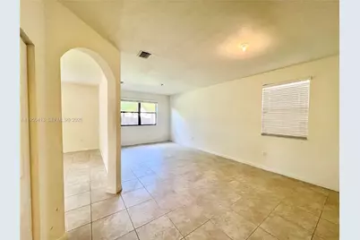 15153 SW 117 Ter, Kendall, FL 33196 - Photo 4