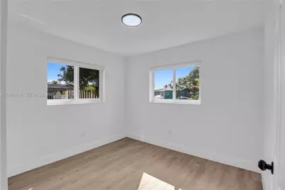 911 NW 200th Ter, Miami Gardens, FL 33169 - Photo 16