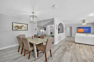 9090 NW 11th Ct, Plantation, FL 33322 - Photo 14