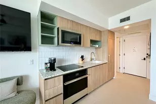 159 NE 6th St, Miami, FL 33132 - Photo 16