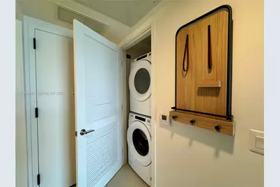 159 NE 6th St #2810, Miami, FL 33132 - Photo 8