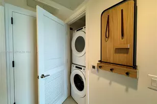 159 NE 6th St, Miami, FL 33132 - Photo 8