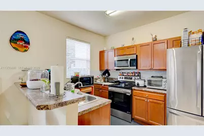 355 NE 31st Ave, Homestead, FL 33033 - Photo 16