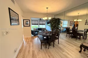 18 Colonial Club Dr, Boynton Beach, FL 33435 - Photo 2