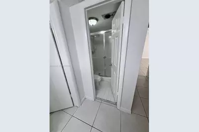 430 Commodore Dr #104, Plantation, FL 33325 - Photo 14