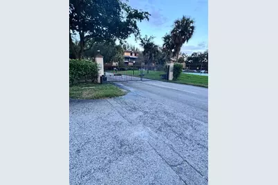 430 Commodore Dr #104, Plantation, FL 33325 - Photo 20