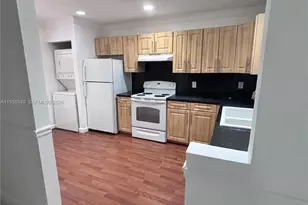 430 Commodore Dr, Plantation, FL 33325 - Photo 2