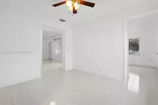 934 E 22nd St, Hialeah, FL 33013 - Photo 26