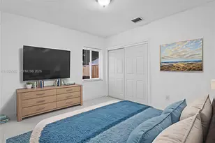 934 E 22nd St, Hialeah, FL 33013 - Photo 10