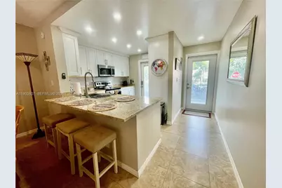 1501 S Ocean Blvd #110, Lauderdale by the Sea, FL 33062 - Photo 2