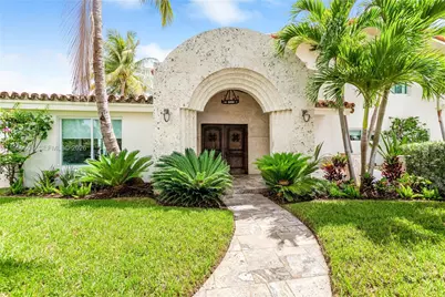 12515 Palm Rd, North Miami, FL 33181 - Photo 1