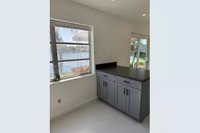 1058 SW 2nd St #1058, Hallandale Beach, FL 33009 - Photo 6