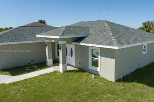 8038 Sunrise Cir, Labelle, FL 33935 - Photo 2