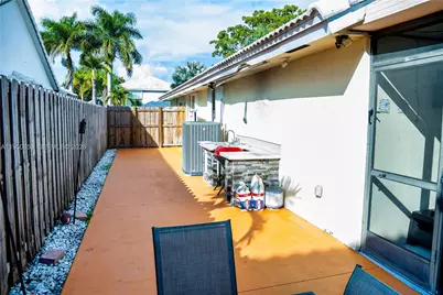 9420 SW 212th Terrace, Cutler Bay, FL 33189 - Photo 8