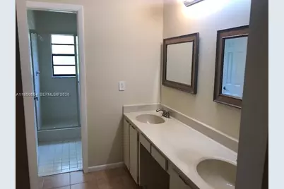 337 Ives Dairy Rd #1, Miami, FL 33179 - Photo 28