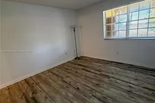 200 SW 117th Terrace, Pembroke Pines, FL 33025 - Photo 6