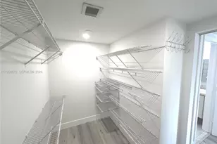 9340 Fontainebleau Blvd, Miami, FL 33172 - Photo 16