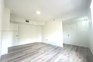 9340 Fontainebleau Blvd, Miami, FL 33172 - Photo 14