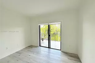 9340 Fontainebleau Blvd, Miami, FL 33172 - Photo 12