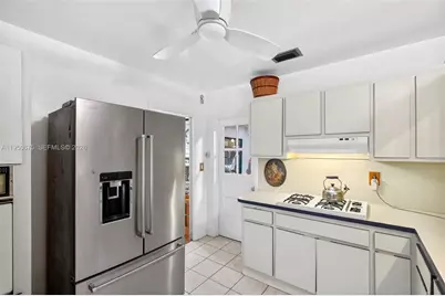 25 NW 104th St, Miami Shores, FL 33150 - Photo 12