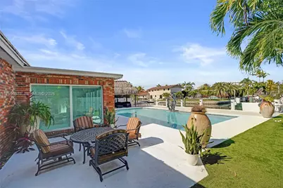 1995 N Hibiscus Dr, North Miami, FL 33181 - Photo 36