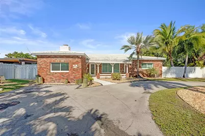 1995 N Hibiscus Dr, North Miami, FL 33181 - Photo 12