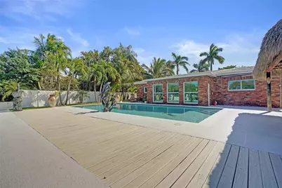 1995 N Hibiscus Dr, North Miami, FL 33181 - Photo 6