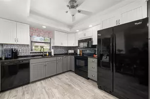 319 Grove, Avon Park, FL 33825 - Photo 18