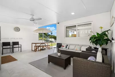 7770 Hawthorne Ave, Miami Beach, FL 33141 - Photo 20