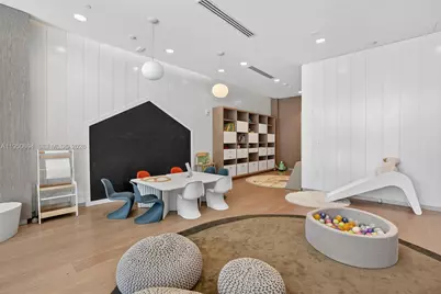 5775 Collins Ave #405, Miami Beach, FL 33140 - Photo 36