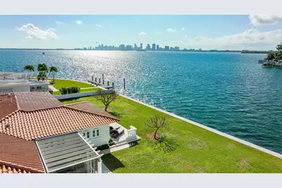 7500 W Treasure Dr, North Bay Village, FL 33141 - Photo 12