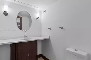 5660 Collins Ave, Miami Beach, FL 33140 - Photo 18