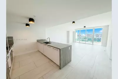 400 Sunny Isles Blvd #1421, Sunny Isles Beach, FL 33160 - Photo 4