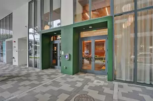 11 NE 6th St, Miami, FL 33132 - Photo 2