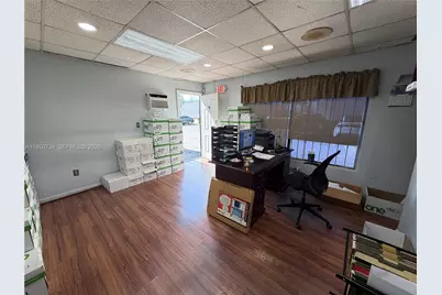 3901 W 18th Ave, Hialeah, FL 33012 - Photo 8
