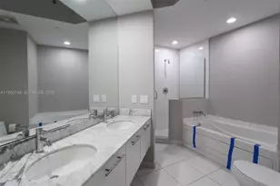 500 Brickell Ave, Miami, FL 33131 - Photo 26