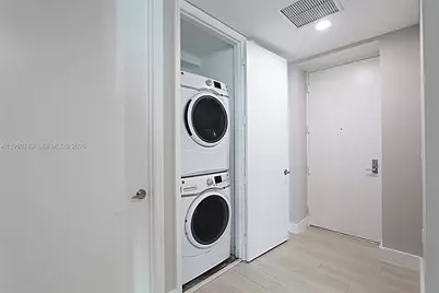 500 Brickell Ave #4110, Miami, FL 33131 - Photo 10
