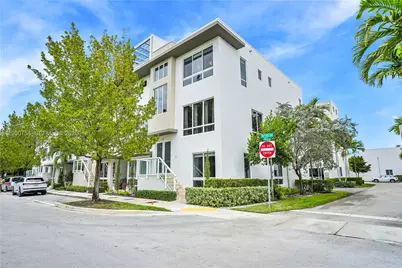 6611 NW 105th Ave, Doral, FL 33178 - Photo 2