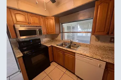 8341 NW 25th St, Sunrise, FL 33322 - Photo 4