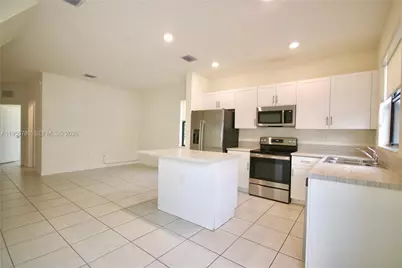 3408 W 111th Pl, Hialeah, FL 33018 - Photo 4