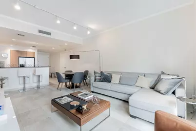 1060 Brickell Ave #1507, Miami, FL 33131 - Photo 2