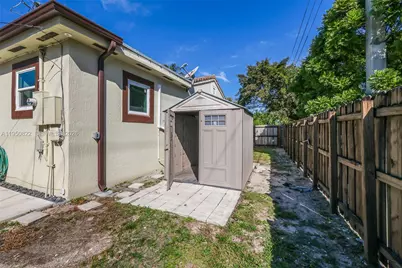 200 Carlisle Dr, Miami Springs, FL 33166 - Photo 36