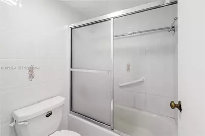 6039 Collins Ave #809, Miami Beach, FL 33140 - Photo 18