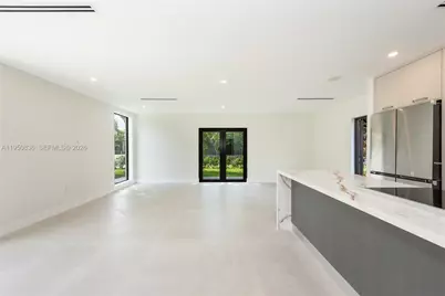 101 SW 25th Rd, Miami, FL 33129 - Photo 10